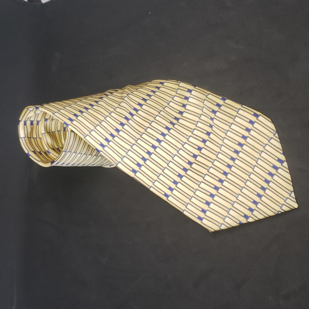 Barrington geometric silk tie